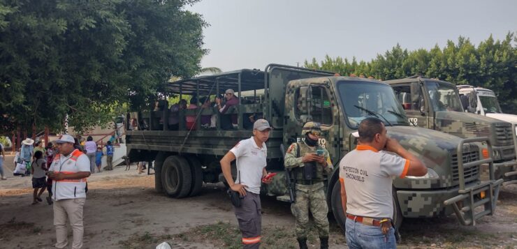 Retornan 600 desplazados a sus hogares en Comalapa