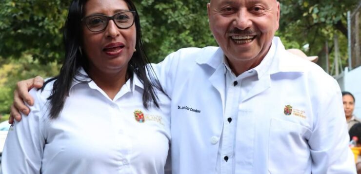 Nicolasa López gana primer lugar como educadora de vacunación: Dr. Pepe Cruz