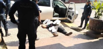 Asesinan a hombre frente a la alcaldía de Tonalá