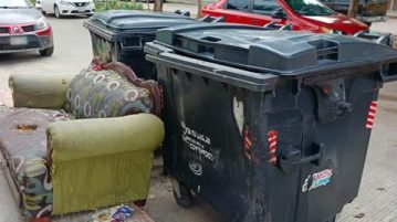 No tires sillones, colchones o muebles en contenedores: Ayuntamiento