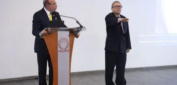 Asume el rector de la UNACH la presidencia de la AMECYD