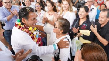 Eduardo Ramírez atiende a la población con las Jornadas del Humanismo