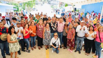 Angel Torres inaugura más calles felices; ahora en la colonia Las Lomas