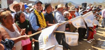 El Programa Calles Felices llega a caminos de ejidos de Tuxtla: Angel Torres