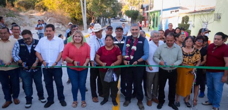 Angel Torres inaugura Calles Felices en Plan de Ayala