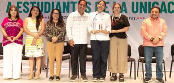 Entrega ERA relojes Mujer Segura a estudiantes de la Unicach