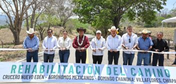 En Villaflores, fortalece ERA conectividad con rehabilitación carretera