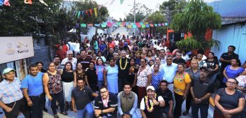 Angel Torres inaugura pavimentación en Jardines del Pedregal