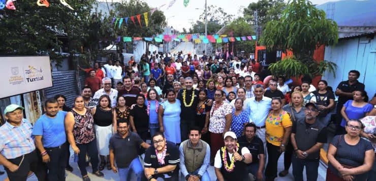 Angel Torres inaugura pavimentación en Jardines del Pedregal